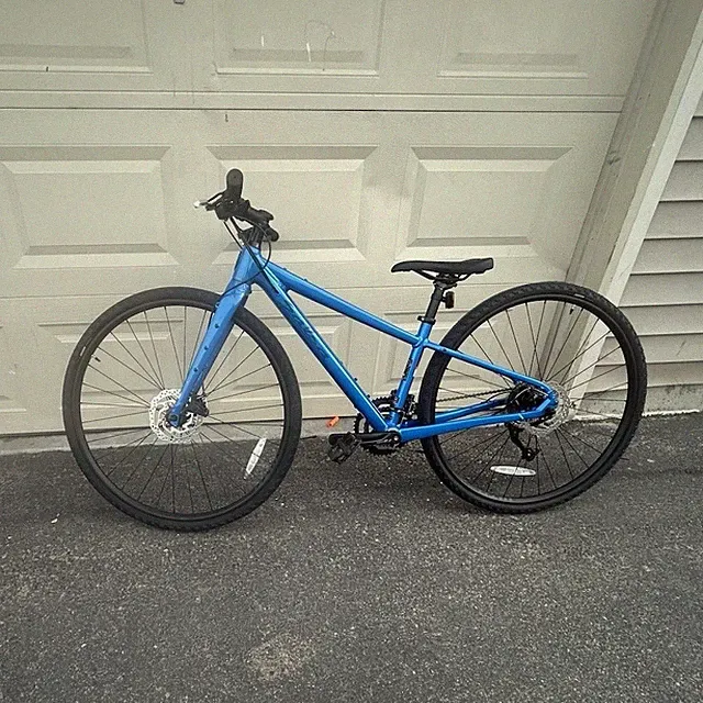 Blue/Black Hybrid Bike Flat Bar Mechanical Disc Brakes No Suspension
